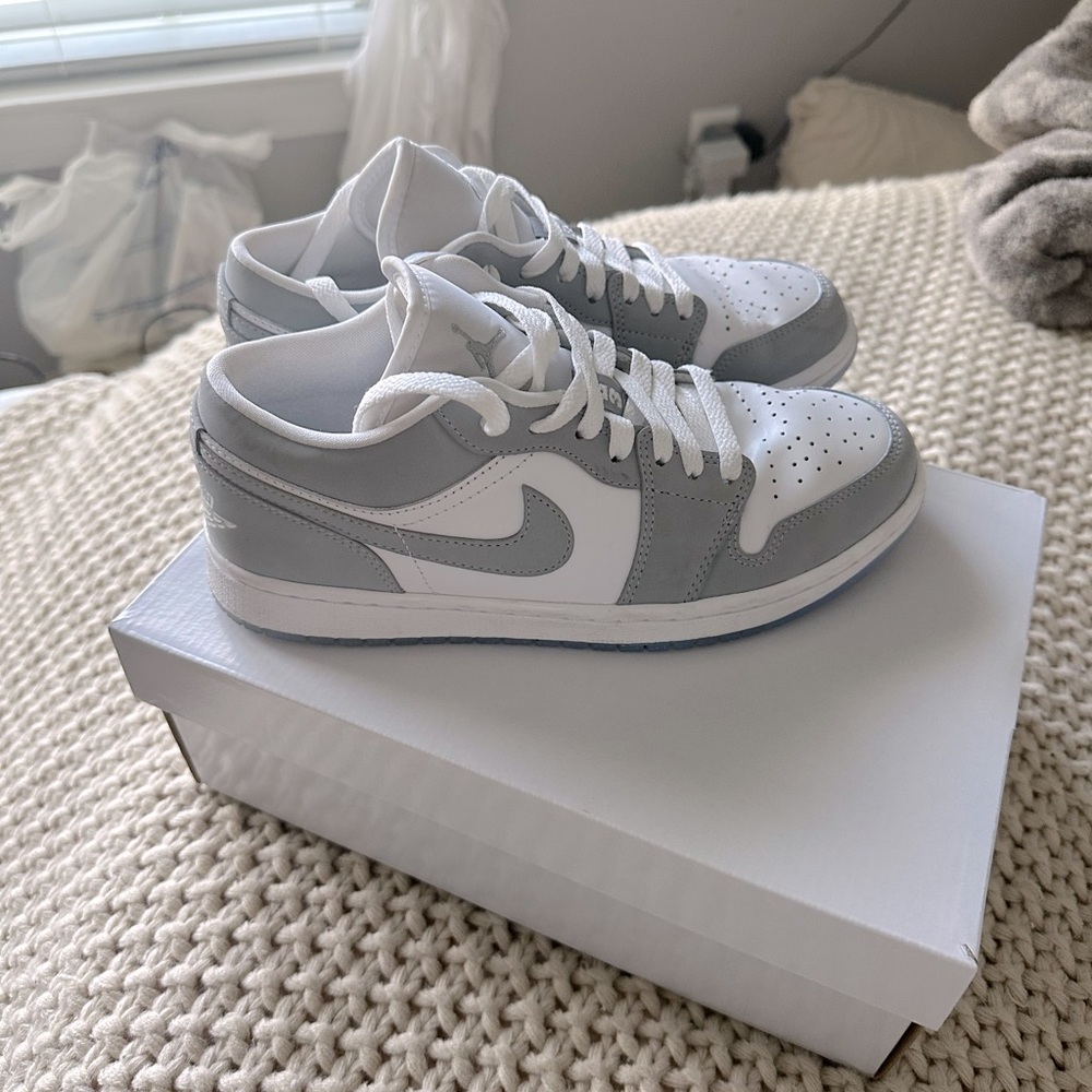 women’s jordan 1 low wolf grey
